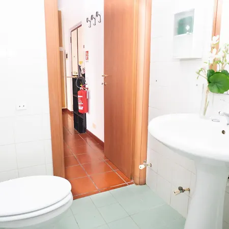 Modern And One-bedroom, 10 Min From Colosseum * Rom