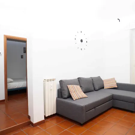 Apartament Modern And One-bedroom, 10 Min From Colosseum Rzym